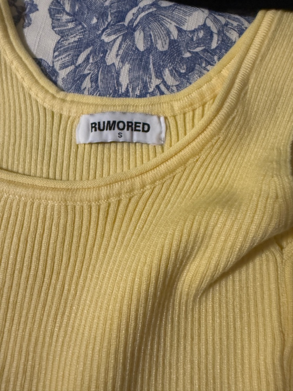 9 shirts—Abercrombie & Fitch Light Pink Crewneck Top - Picture 16 of 16